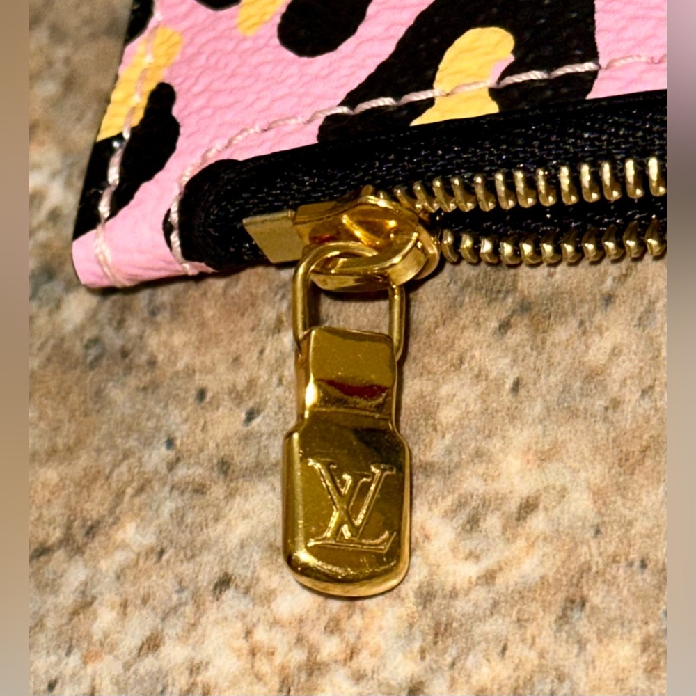 Louis Vuitton WILD AT HEART NEVERFULL WRISTLET POUCH - Picture 7 of 16